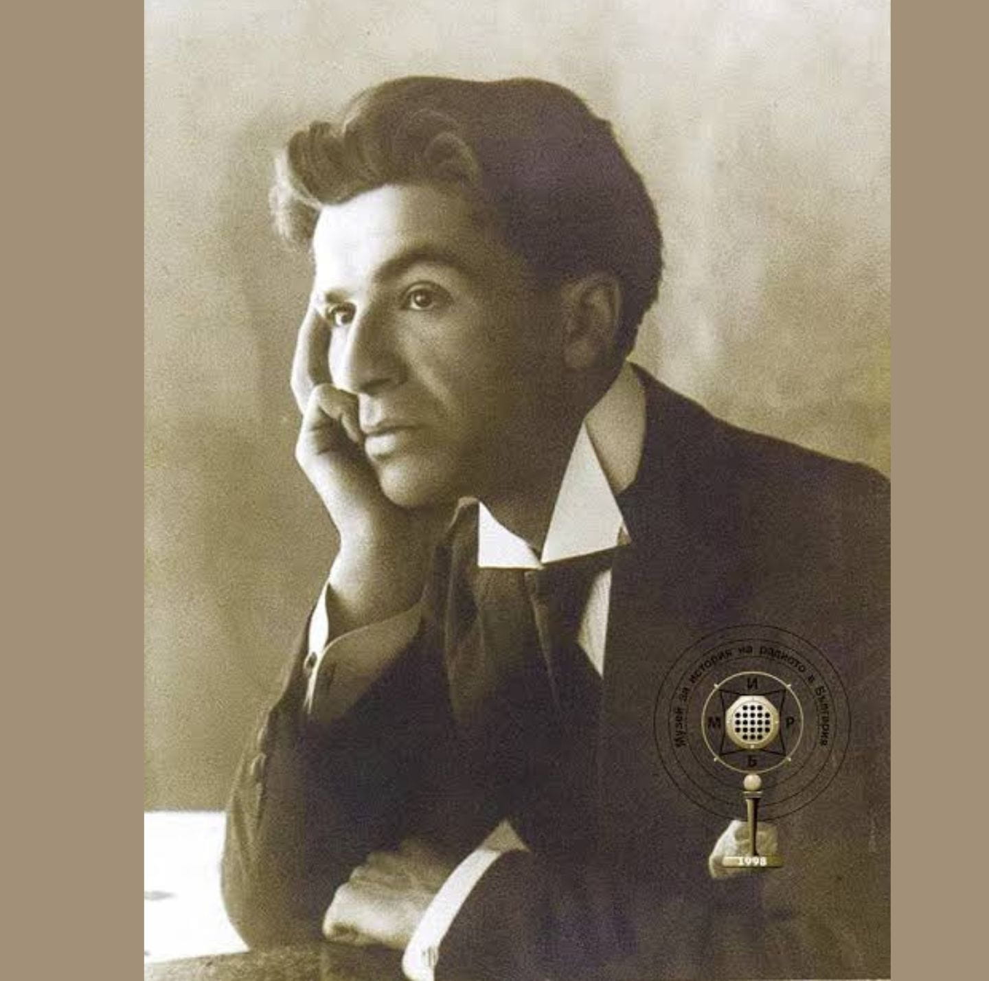 Асен Русков, оперетен артист